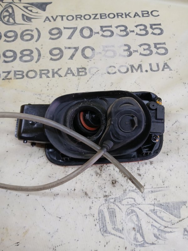 Лючок топливного бака Audi Q3 83A 2.0 CZRA Лючок топливного бака Audi Q3 83A 2.0 CZRA