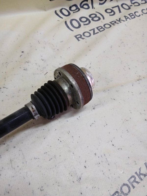 Полуось задний правый Q3 2021 83A 2.0 CZRA Полуось задний правый Q3 2021 83A 2.0 CZRA