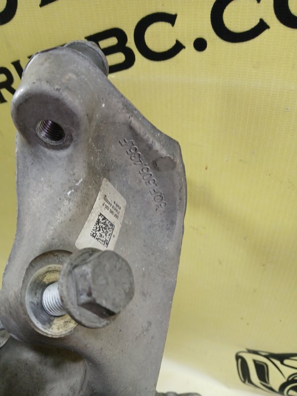 Цапфа задняя левая Q3 2021 83A 2.0 CZRA