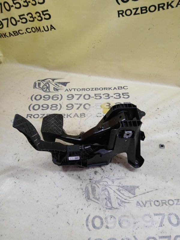 Запчасть педаль газа Audi Q3 2021 83A 2.0 CZRA 5Q1723503L Б/У Педаль газа Audi Q3 2021 83A 2.0 CZRA 5Q1723503L Б/У