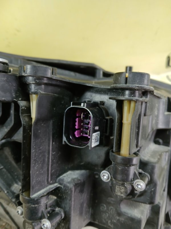 Фара передняя левая Q3 2021 83A 2.0 CZRA Фара передняя левая Q3 2021 83A 2.0 CZRA