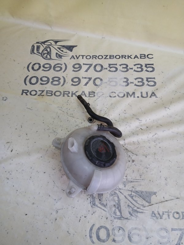 Запчасть бачок расширительный Audi Q3 2021 83A 2.0 CZRA 5Q0 121 407 AA Б/У Бачок расширительный Audi Q3 2021 83A 2.0 CZRA 5Q0 121 407 AA Б/У