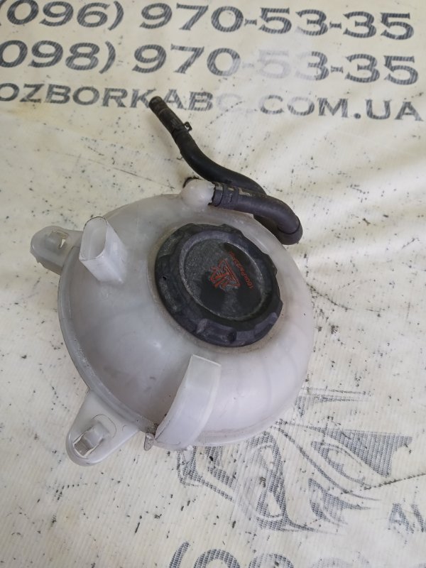 Бачок расширительный Q3 2021 83A 2.0 CZRA Бачок расширительный Q3 2021 83A 2.0 CZRA