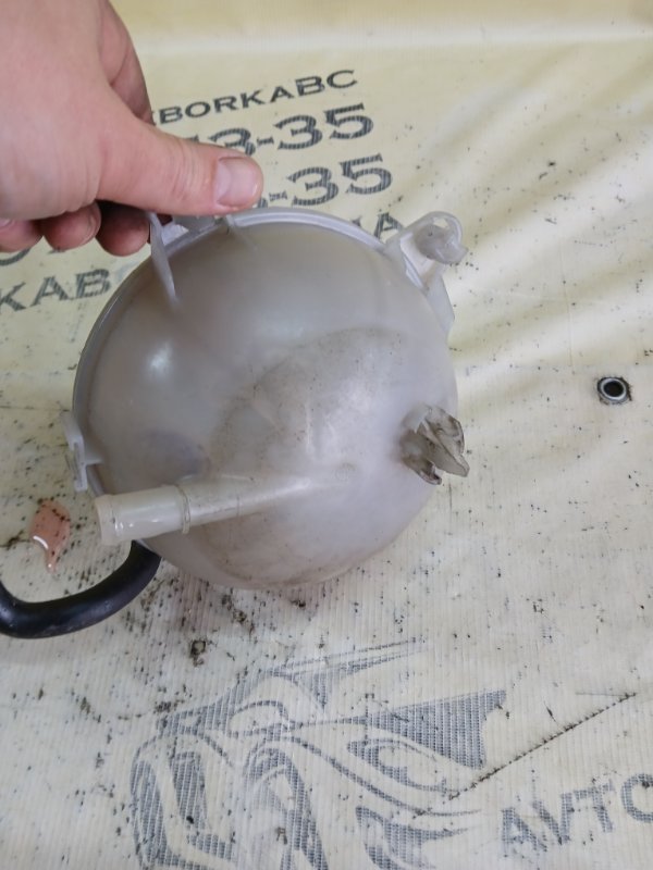 Бачок расширительный Audi Q3 83A 2.0 CZRA Бачок расширительный Audi Q3 83A 2.0 CZRA