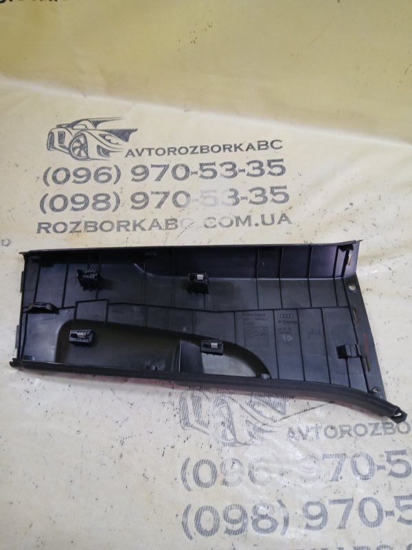 Накладка стойки левая Q3 2021 83A 2.0 CZRA