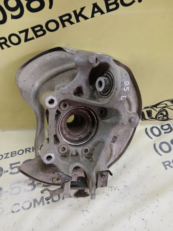 Цапфа задняя левая Audi Q5 80A 2.0 DAYB Цапфа задняя левая Audi Q5 80A 2.0 DAYB