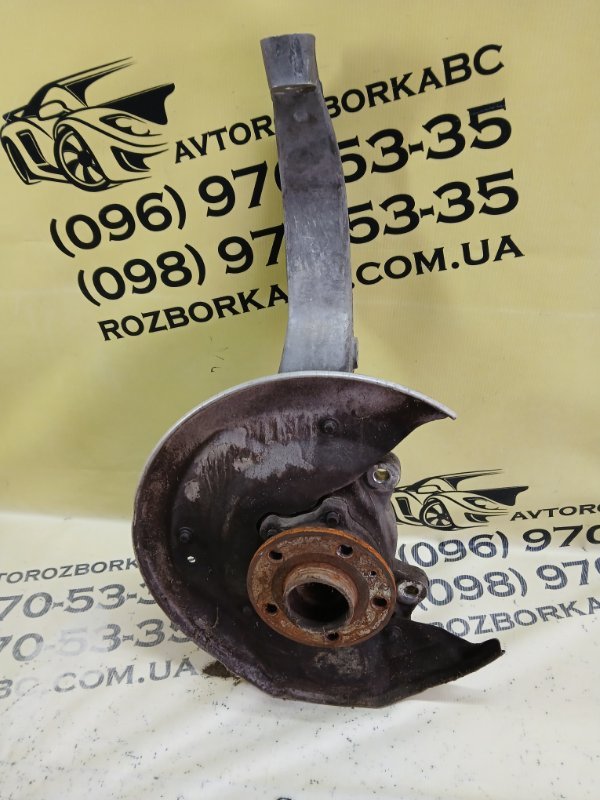 Цапфа передняя правая XC90 2016 t27 Цапфа передняя правая XC90 2016 t27