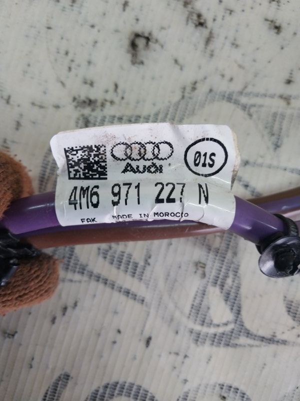Провод аккумулятора Audi Q8 3.0 DCBD Провод аккумулятора Audi Q8 3.0 DCBD