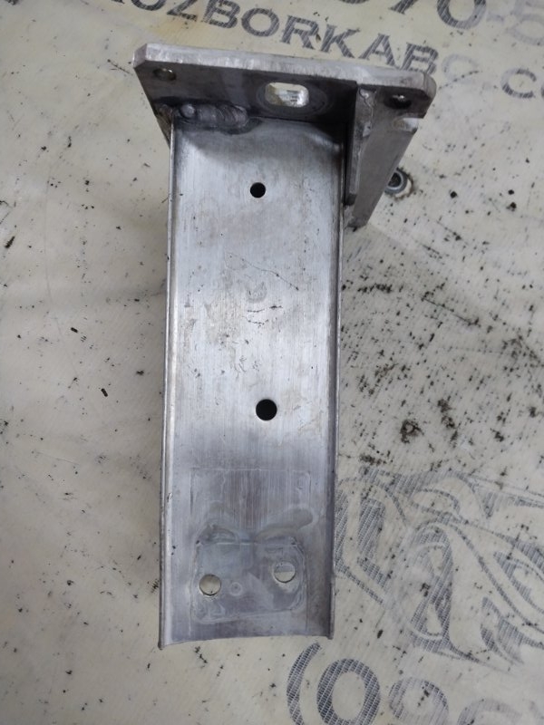 Клык усилителя бампера передний правый Macan 2015 95B CTMA Клык усилителя бампера передний правый Macan 2015 95B CTMA