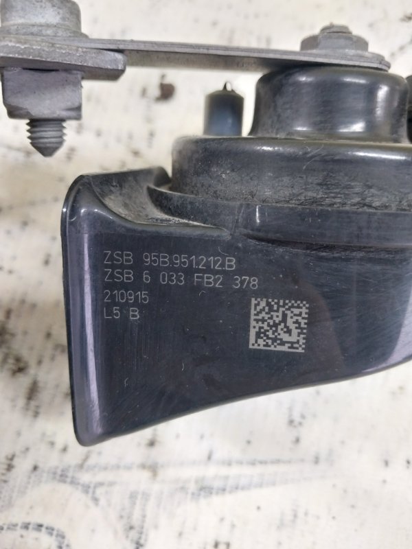 Звуковой сигнал правый Macan 2015 95B CTMA Звуковой сигнал правый Macan 2015 95B CTMA