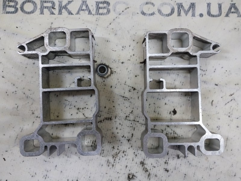 Кронштейн усилителя бампера передний Macan 2015 95B CTMA Кронштейн усилителя бампера передний Macan 2015 95B CTMA