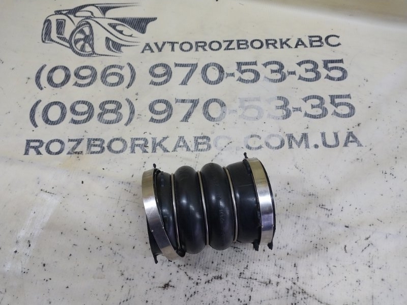 Запчасть шланг сапуна Porsche Macan 2015 95B CTMA 95B145832 Б/У Шланг сапуна Porsche Macan 2015 95B CTMA 95B145832 Б/У