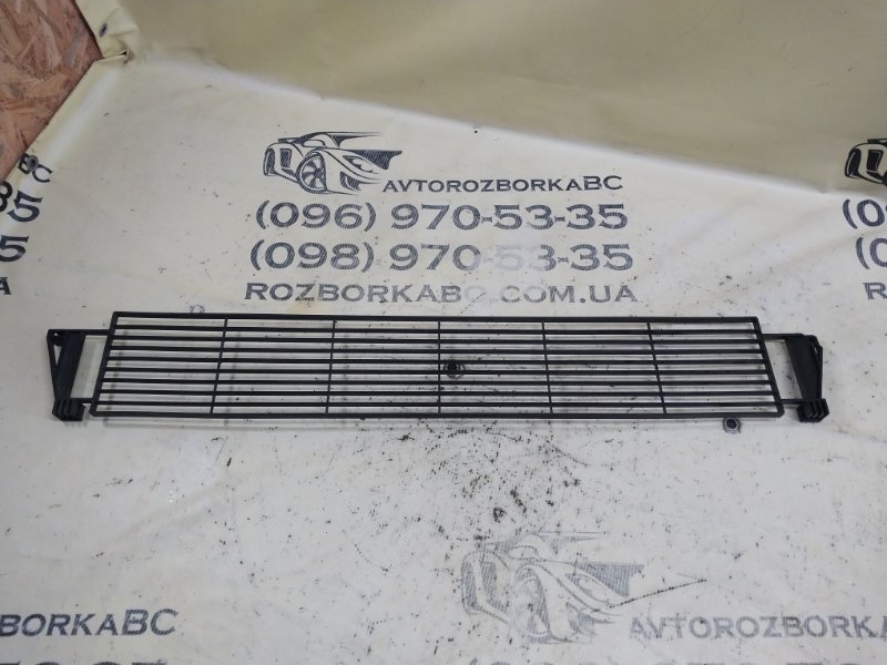 Запчасть защитная решётка Porsche Macan 2015 95B CTMA 95B820746A Б/У Защитная решётка Porsche Macan 2015 95B CTMA 95B820746A Б/У