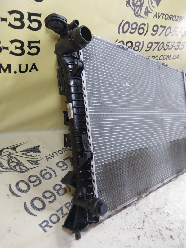 Радиатор охлаждения двигателя Macan 2015 95B CTMA Радиатор охлаждения двигателя Macan 2015 95B CTMA