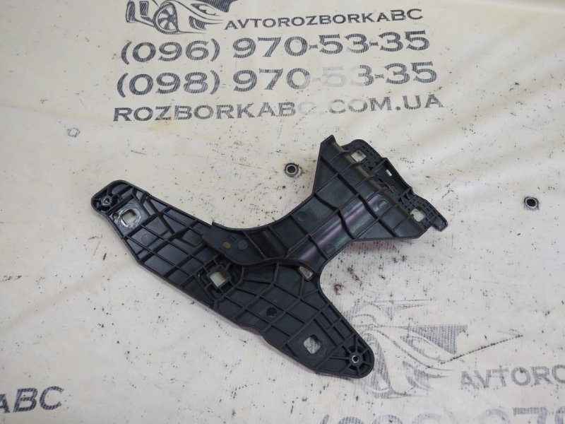 Запчасть крепление фары правое Porsche Macan 2015 95B CTMA 95B941122B Б/У Крепление фары правое Porsche Macan 2015 95B CTMA 95B941122B Б/У