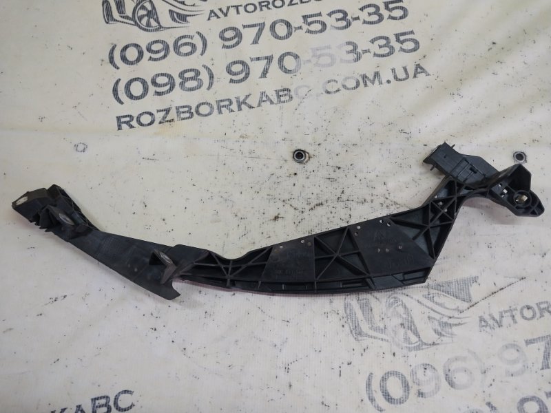 Крепление бампера переднее левое Macan 2015 95B CTMA Крепление бампера переднее левое Macan 2015 95B CTMA