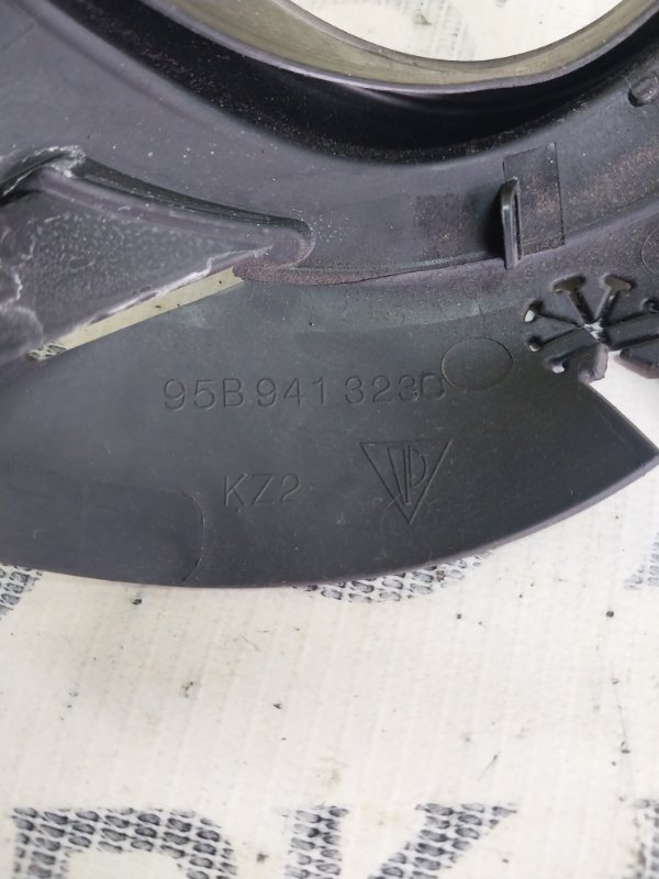 Пыльник фары Macan 2015 95B CTMA Пыльник фары Macan 2015 95B CTMA