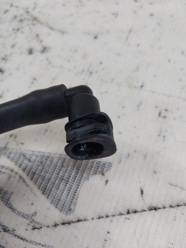 Шланг омывателя фар Macan 2015 95B CTMA Шланг омывателя фар Macan 2015 95B CTMA