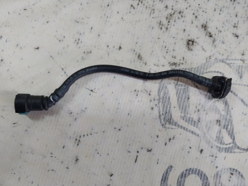 Запчасть трубка охлаждения Porsche Macan 2015 95B CTMA 95B122447E Б/У Трубка охлаждения Porsche Macan 2015 95B CTMA 95B122447E Б/У