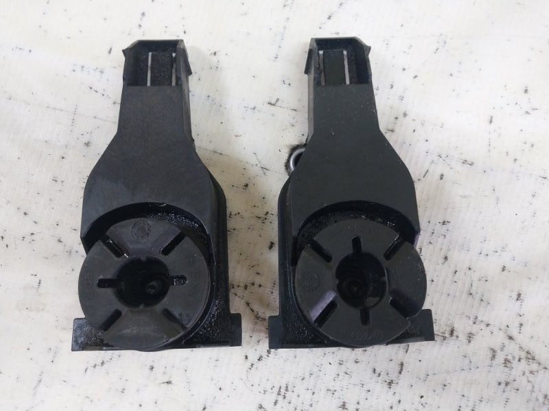 Кронштейни крепление радиатора Macan 2015 95B CTMA Кронштейни крепление радиатора Macan 2015 95B CTMA