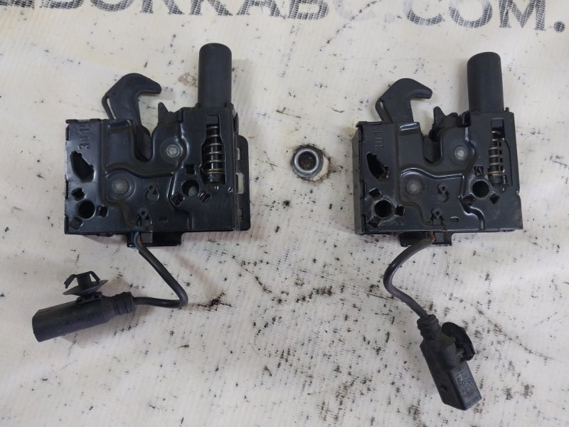 Замок капота Macan 2015 95B CTMA Замок капота Macan 2015 95B CTMA