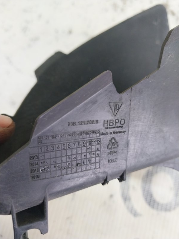 Воздуховод передний правый Macan 2015 95B CTMA Воздуховод передний правый Macan 2015 95B CTMA