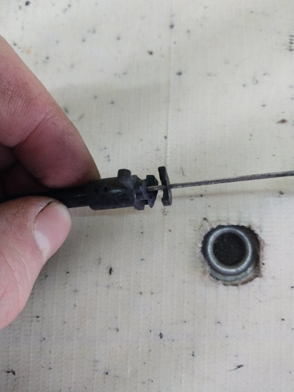 Трос замка капота Macan 2015 95B CTMA Трос замка капота Macan 2015 95B CTMA