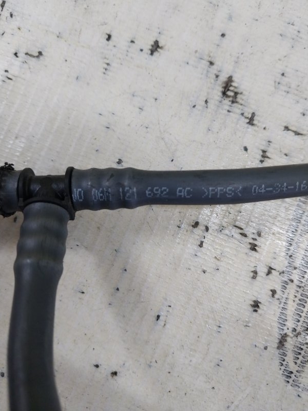 Трубка вакуумна S5 2017 Coupe 3.0 CWGD Трубка вакуумна S5 2017 Coupe 3.0 CWGD