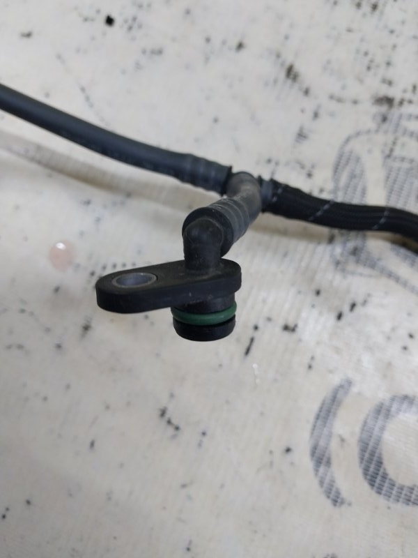 Трубка вакуумна S5 2017 Coupe 3.0 CWGD Трубка вакуумна S5 2017 Coupe 3.0 CWGD