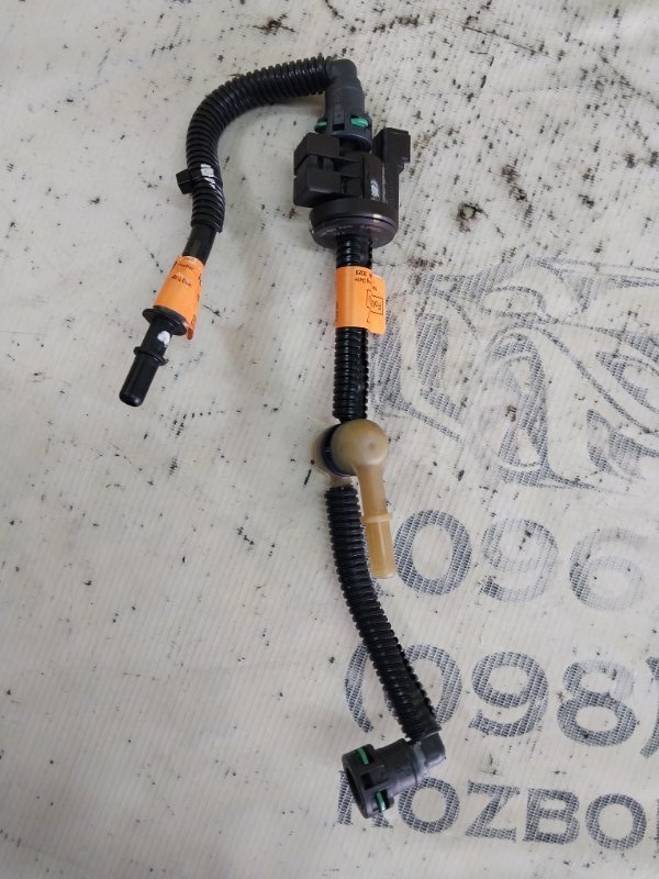 Клапан адсорбера топливных паров Explorer 2020 3.0 Клапан адсорбера топливных паров Explorer 2020 3.0