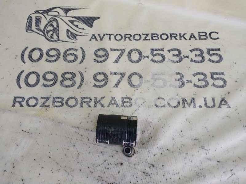 Запчасть патрубок интеркулера Ford Explorer 2020 3.0 L1M36C640FC Б/У Патрубок интеркулера Ford Explorer 2020 3.0 L1M36C640FC Б/У