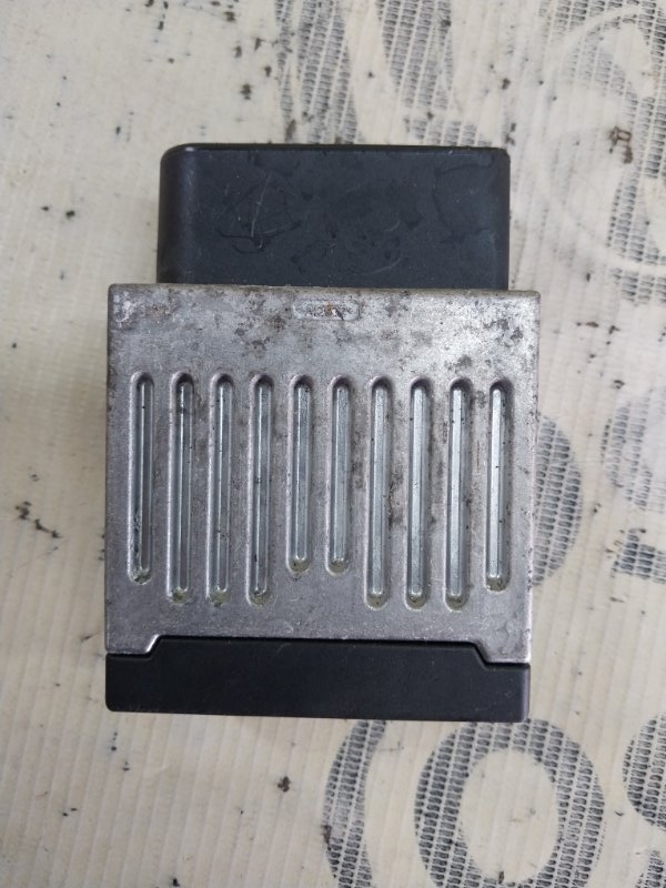 Блок управление топливным насосом Audi Q3 83A 2.0 CZRA