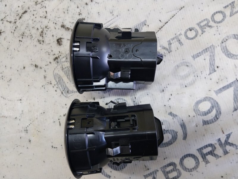 Дефлектор торпедо Mercedes-Benz GLB 250 26092030411829 Дефлектор торпедо Mercedes-Benz GLB 250 26092030411829