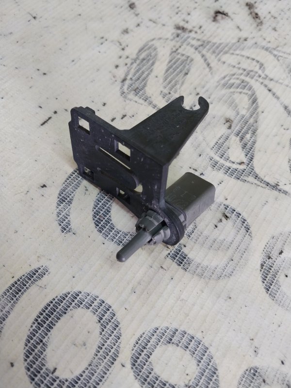 Датчик температуры воздуха наружный Tiguan 2022 Tiguan 2 2.0 DTEA Датчик температуры воздуха наружный Tiguan 2022 Tiguan 2 2.0 DTEA