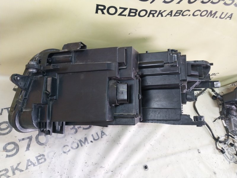 Фара правая Tiguan 2022 Tiguan 2 2.0 DTEA Фара правая Tiguan 2022 Tiguan 2 2.0 DTEA