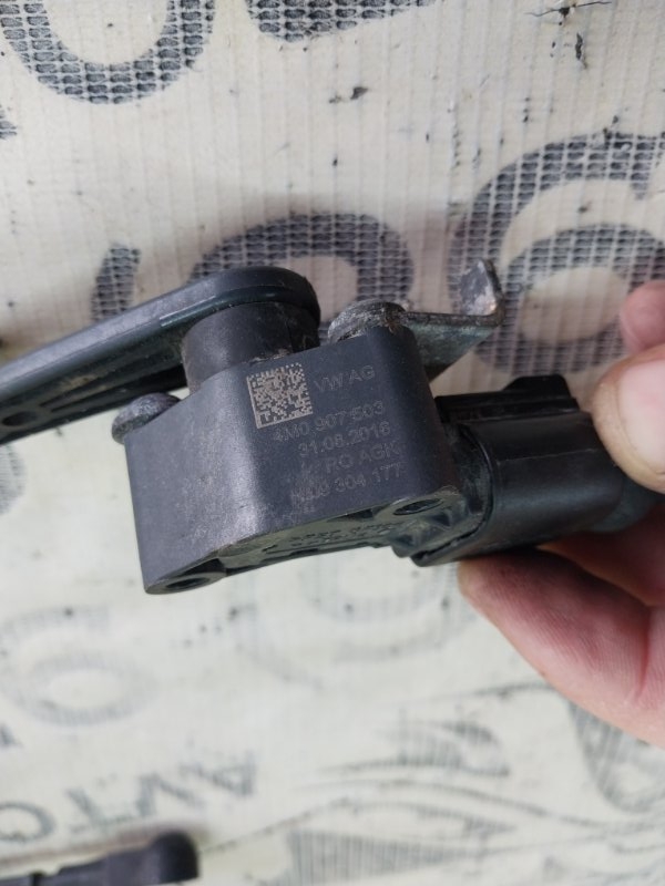 Датчик высоты дорожного просвета Tiguan 2022 Tiguan 2 2.0 DTEA Датчик высоты дорожного просвета Tiguan 2022 Tiguan 2 2.0 DTEA