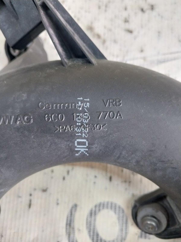 Патрубок интеркулера Volkswagen Tiguan Tiguan 2 2.0 DTEA Патрубок интеркулера Volkswagen Tiguan Tiguan 2 2.0 DTEA