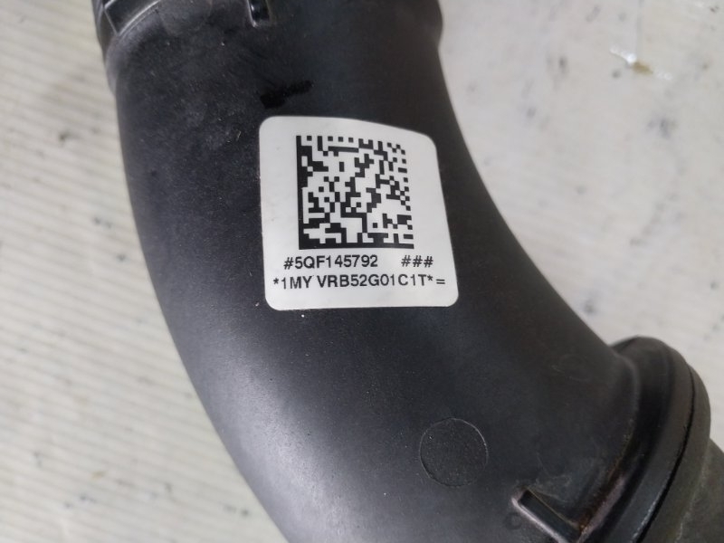 Патрубок интеркулера Tiguan 2022 Tiguan 2 2.0 DTEA Патрубок интеркулера Tiguan 2022 Tiguan 2 2.0 DTEA