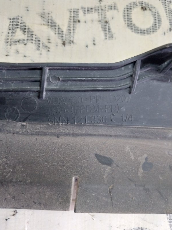 Дефлектор радиатора верхний Volkswagen Tiguan Tiguan 2 2.0 DTEA Дефлектор радиатора верхний Volkswagen Tiguan Tiguan 2 2.0 DTEA