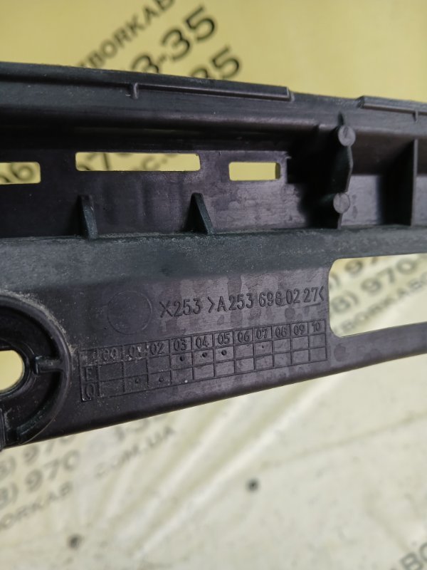 Кронштейн порога правый GLC 300 2019 X253 27492031635081 Кронштейн порога правый GLC 300 2019 X253 27492031635081