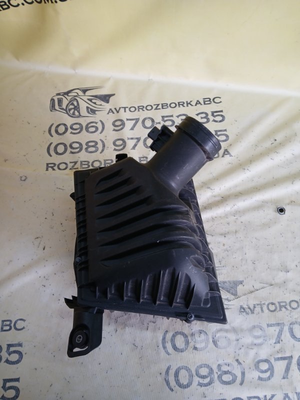 Запчасть корпус воздушного фильтра BMW X1 2020 F48 B46A20O1 13718655835 Б/У Корпус воздушного фильтра BMW X1 2020 F48 B46A20O1 13718655835 Б/У