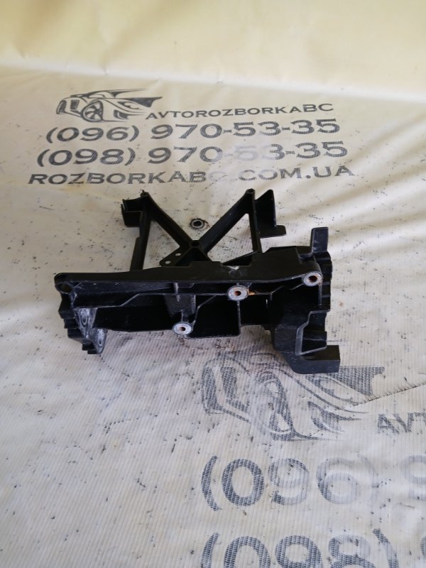 Кронштейн панели радиаторов передний левый Mercedes-Benz GLC 300 X253 27492031635081 Кронштейн панели радиаторов передний левый Mercedes-Benz GLC 300 X253 27492031635081