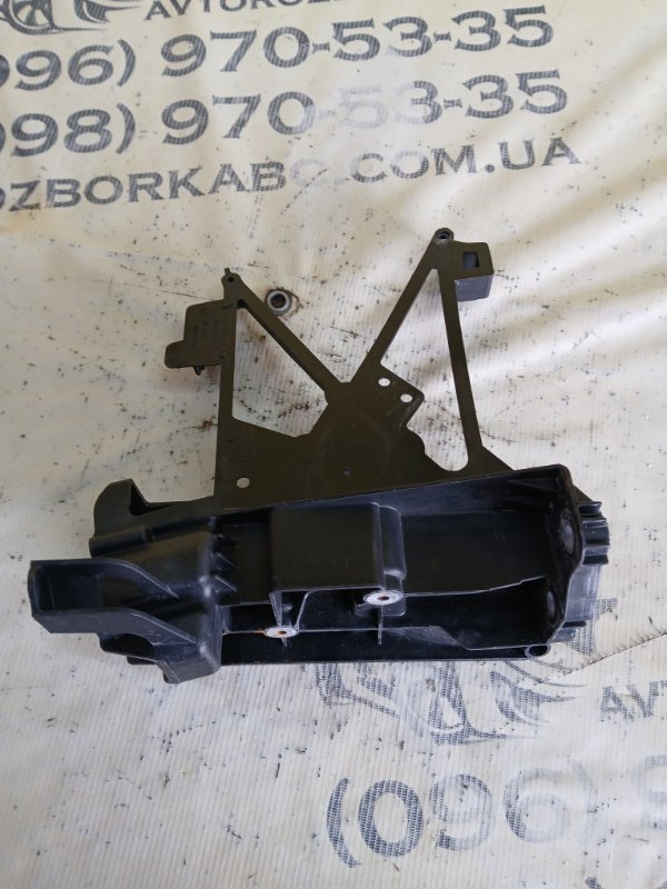 Кронштейн панели радиаторов передний левый GLC 300 2019 X253 27492031635081 Кронштейн панели радиаторов передний левый GLC 300 2019 X253 27492031635081