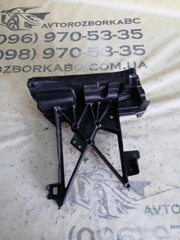 Кронштейн панели радиаторов правый GLC 300 2019 X253 27492031635081 Кронштейн панели радиаторов правый GLC 300 2019 X253 27492031635081