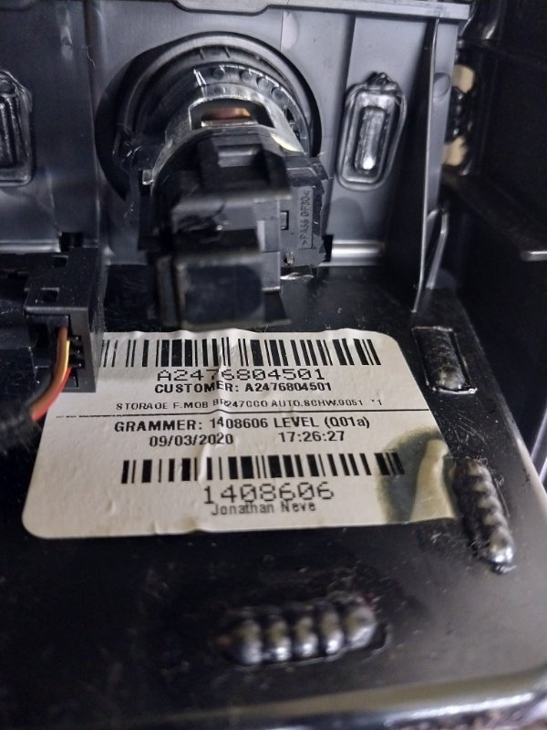 Накладка центральной консоли GLB 2020 X247 D260920(D19) Накладка центральной консоли GLB 2020 X247 D260920(D19)