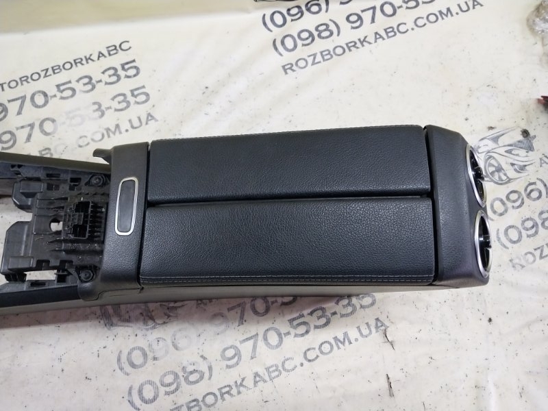 Центральна консоль с подлокотником Mercedes-Benz GLB X247 D260920(D19) Центральна консоль с подлокотником Mercedes-Benz GLB X247 D260920(D19)