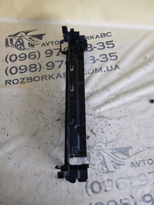 Кронштейн радиатора передний левый GLC 300 2019 X253 27492031635081 Кронштейн радиатора передний левый GLC 300 2019 X253 27492031635081