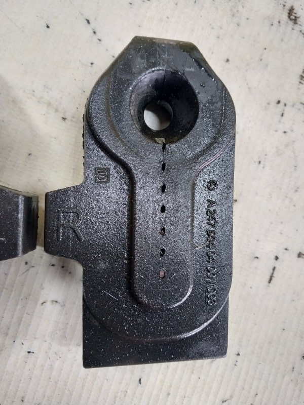 Подушка радиатора Mercedes-Benz GLB X247 D260920(D19) Подушка радиатора Mercedes-Benz GLB X247 D260920(D19)