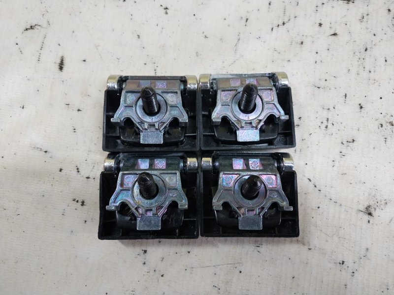 Крючок салона Audi Q8 3.0 DCBD Крючок салона Audi Q8 3.0 DCBD