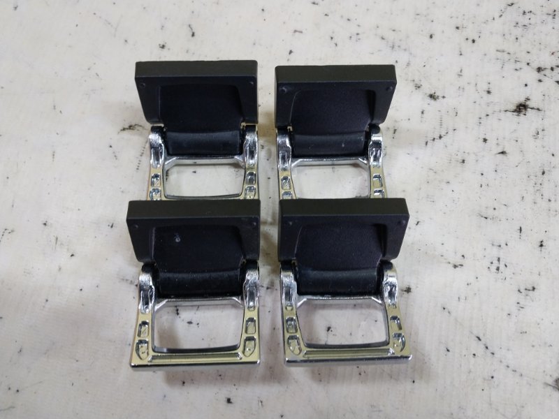 Крючок салона Q8 2019 3.0 DCBD Крючок салона Q8 2019 3.0 DCBD